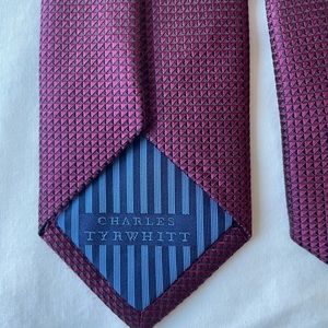 Charles Tyrwhitt tie
